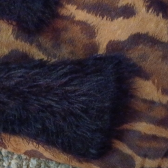 Eyelash fuzzy sweater S/M - Picture 3 of 4